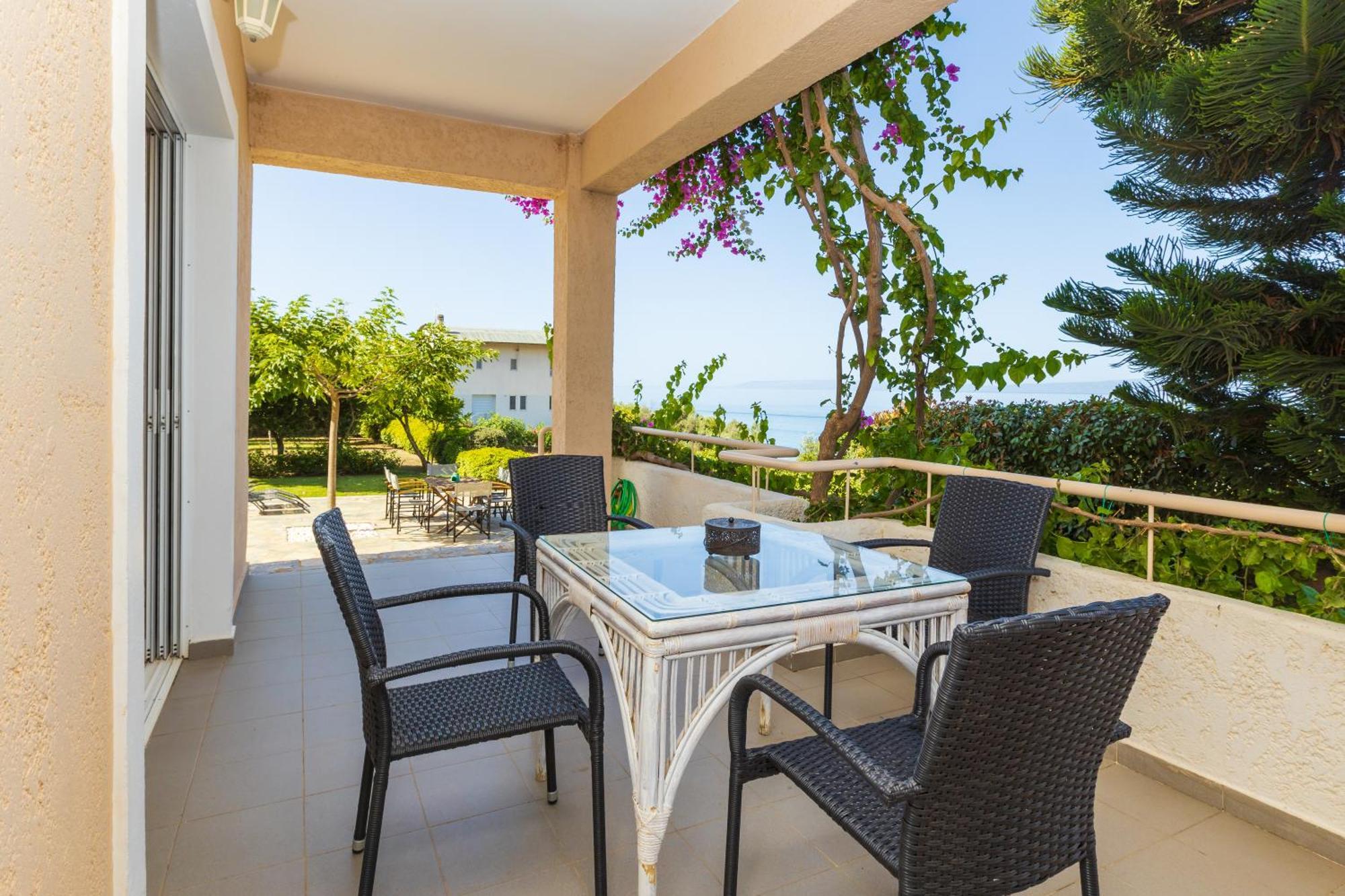 Messinian Blue Seaside Villa Kalamáta Buitenkant foto