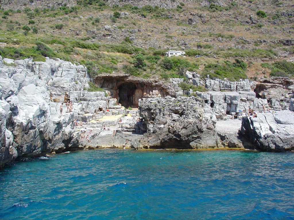 Messinian Blue Seaside Villa Kalamáta Buitenkant foto
