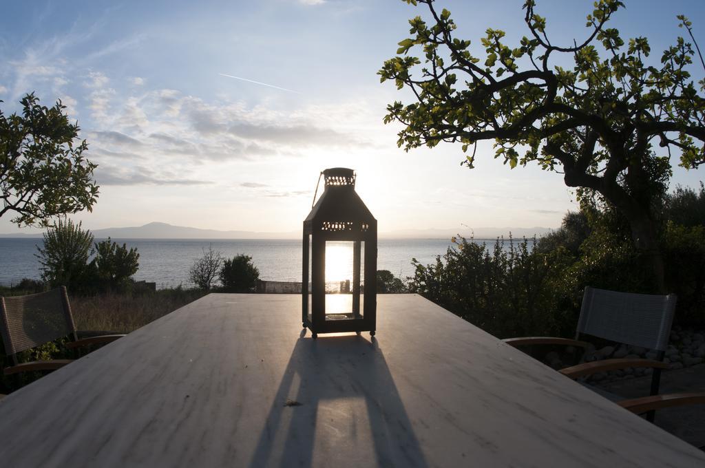 Messinian Blue Seaside Villa Kalamáta Buitenkant foto